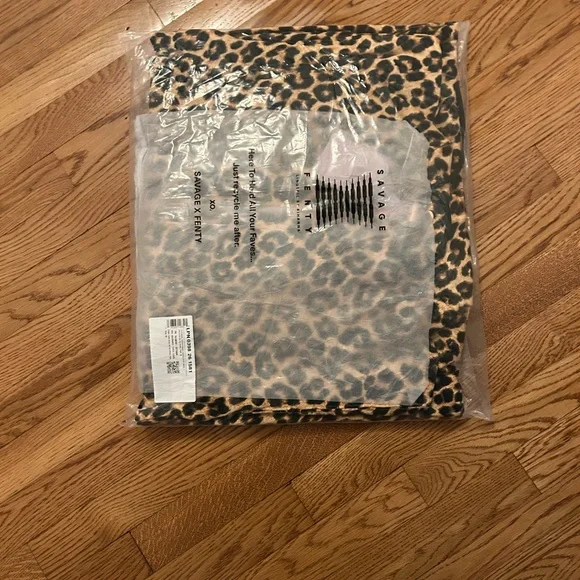 🔥🔥🔥Savage FENTY - Leopard Print Hooded Onesie - super cute & comfy for lounging! - Picture 8 of 8